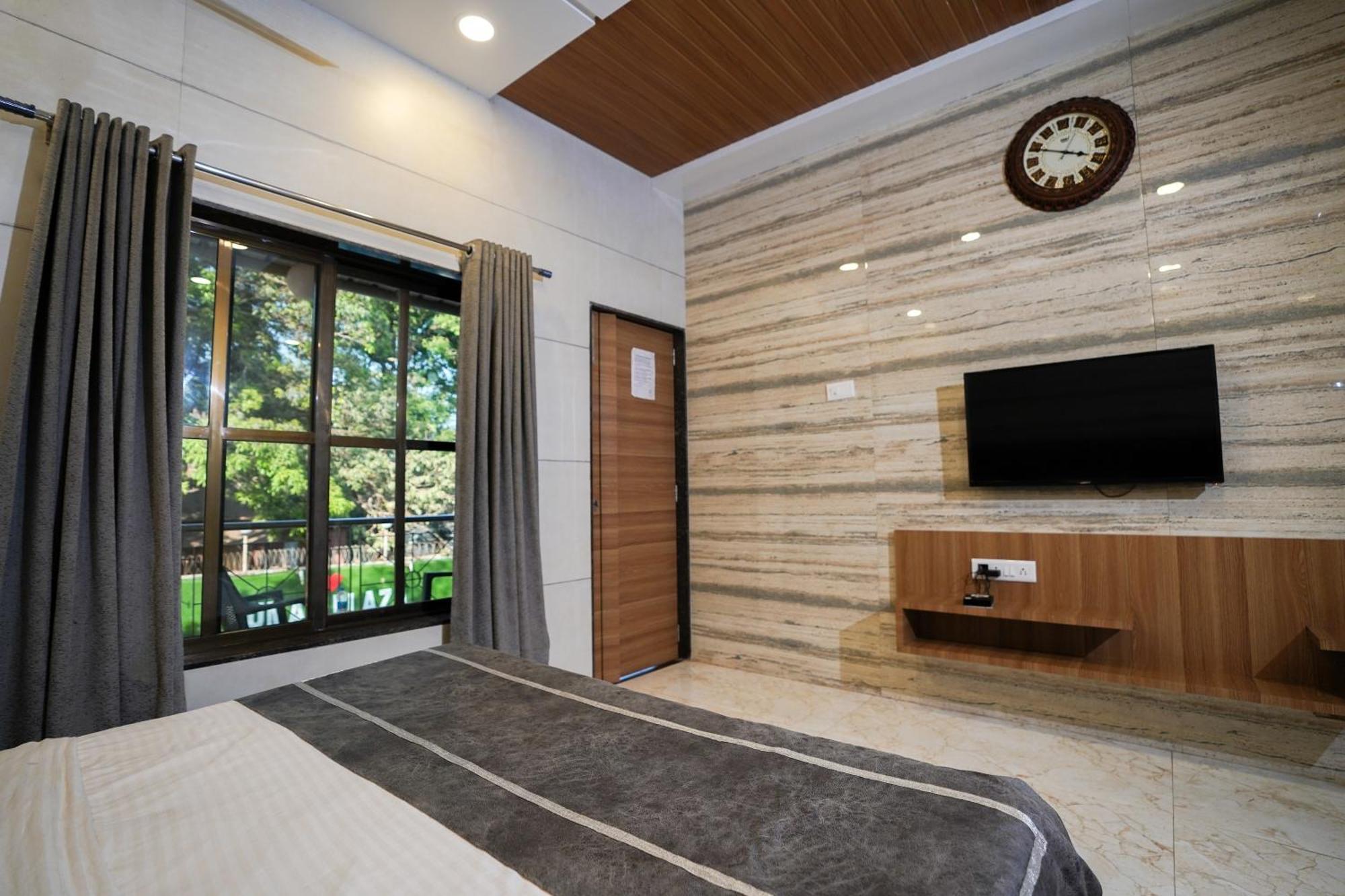 Hotel Kumar Plaza Matheran Eksteriør bilde