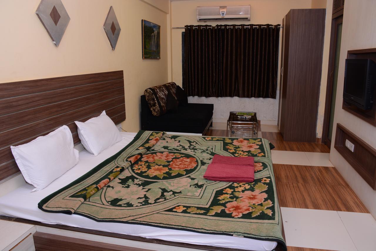 Hotel Kumar Plaza Matheran Eksteriør bilde