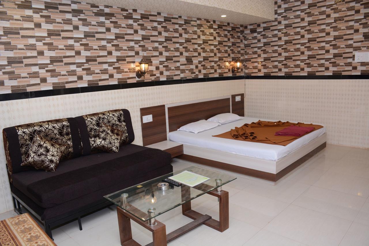 Hotel Kumar Plaza Matheran Eksteriør bilde