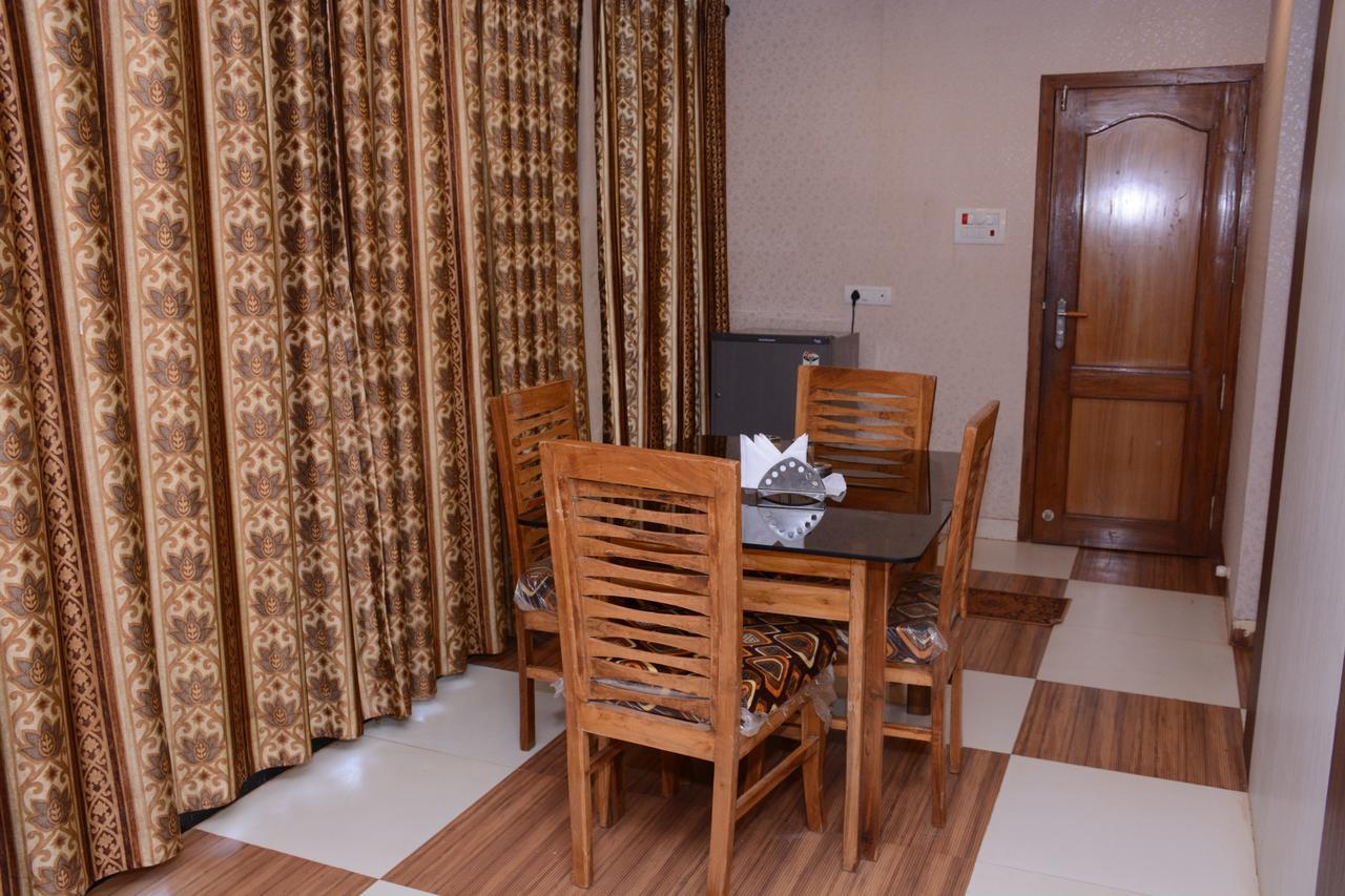 Hotel Kumar Plaza Matheran Eksteriør bilde